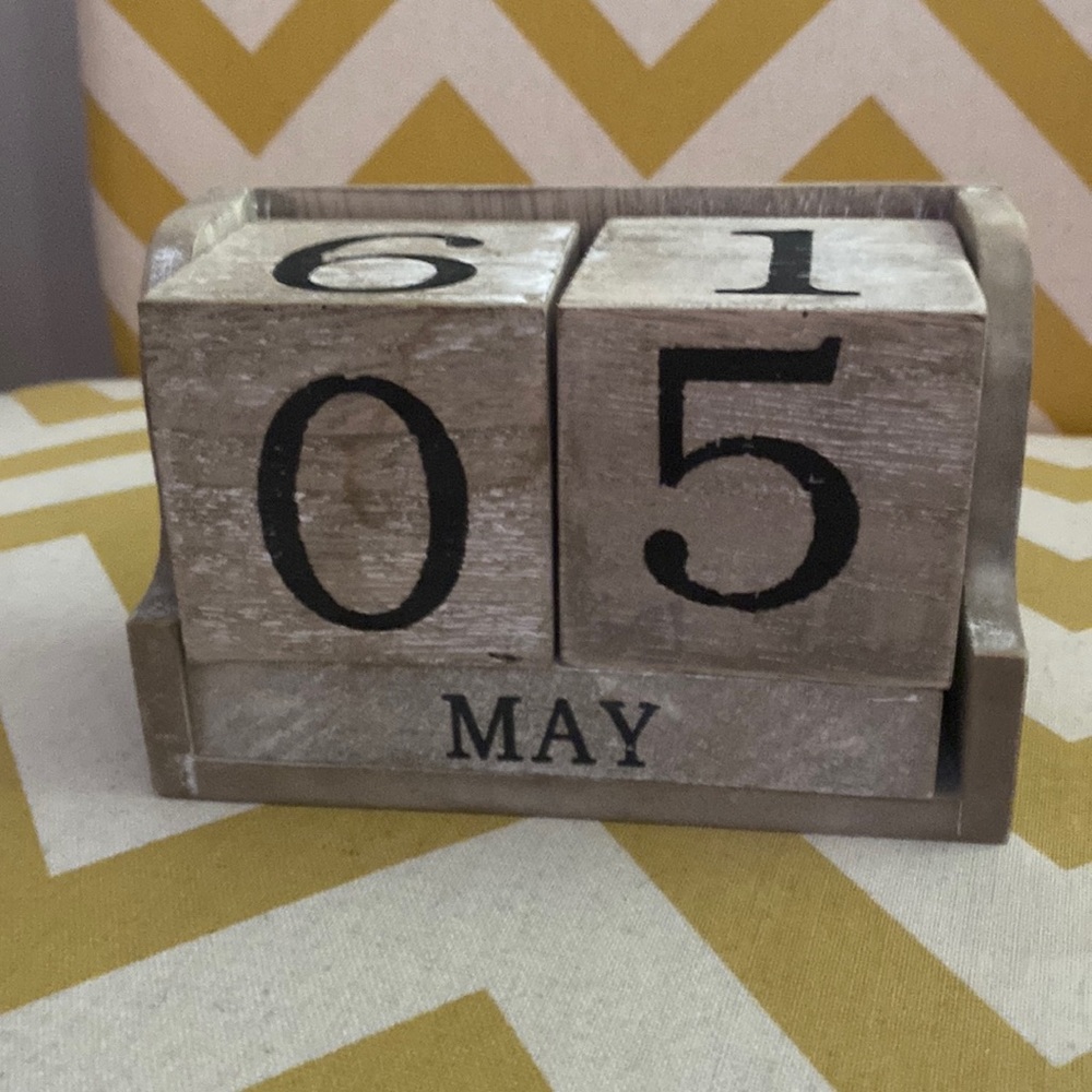 Rustic wood block calendar ( M-1)